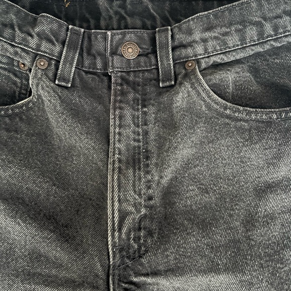 Levi - Picture 4 of 7